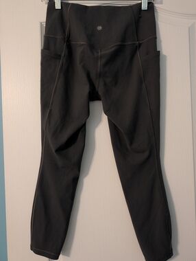 Athleta Gray Salutation Stash 7/8